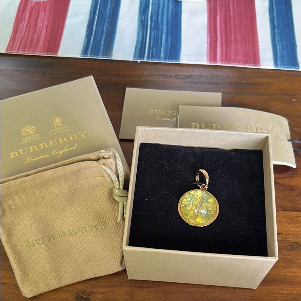 Burberry Gold-Tone Medallion Pendant letter I NEW tags